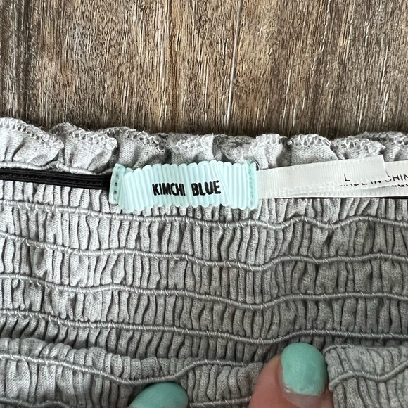 Urban Outfitters Kimchi Blue Large Grey off the Shoulder Smocked Crop Top - Picture 7 of 9